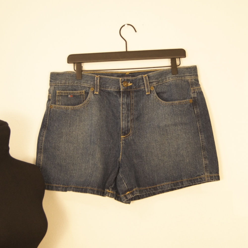 3/25 *SALE* ☀️ Tommy Hilfiger Jean Shorts